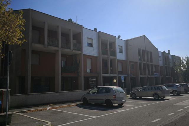 #8091 Negozio a piano terra in vendita - foto 2