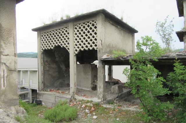 #8189 Area edificabile con ex cementificio in vendita - foto 4
