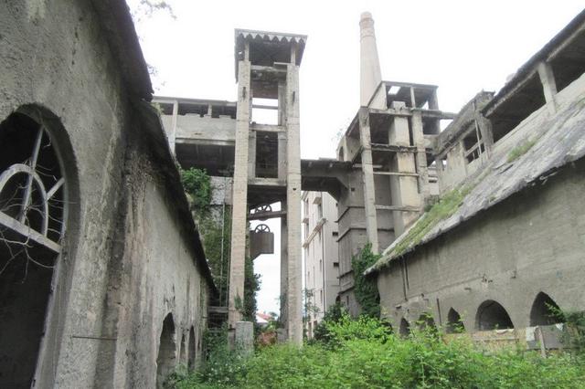 #8189 Area edificabile con ex cementificio in vendita - foto 7