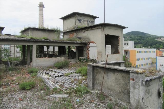 #8189 Area edificabile con ex cementificio in vendita - foto 10
