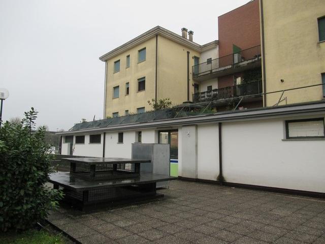 #8554 Porzione di negozio con garage in complesso polifunzionale in vendita - foto 3