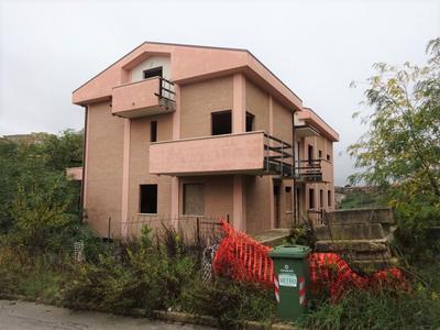 Palazzi in vendita