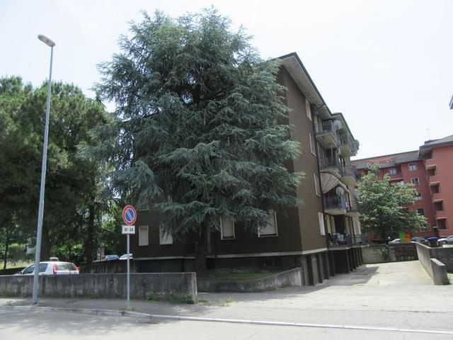 #8678 Locale commerciale a piano terra con autorimessa in vendita - foto 4