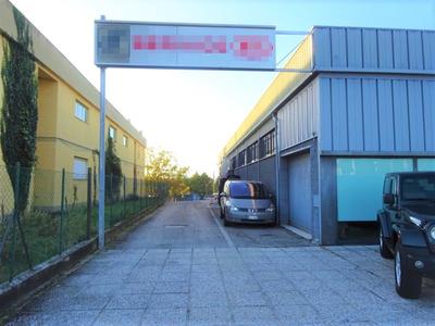 Complessi commerciali in vendita