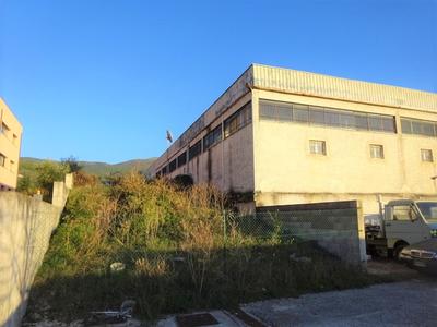 Complessi commerciali in vendita