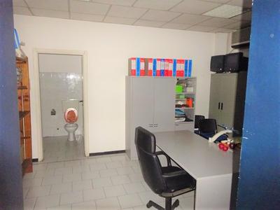 Complessi commerciali in vendita