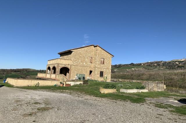 Rustici e casali in vendita