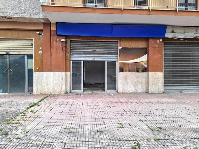 Negozi in vendita