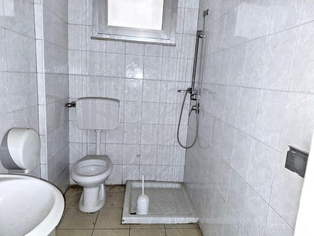 Negozi in vendita