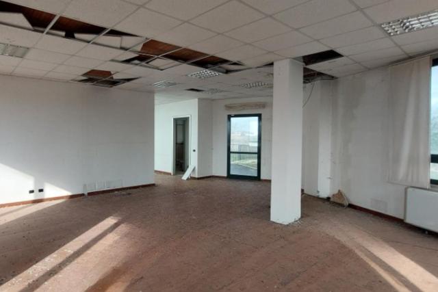 #25774 Stabilimento industriale con area esterna esclusiva in vendita - foto 2