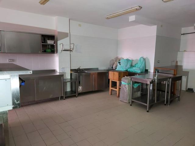 #12269 Albergo con piscina e pertinenze in vendita - foto 33