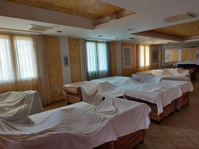 #12269 Albergo con piscina e pertinenze in vendita - foto 40