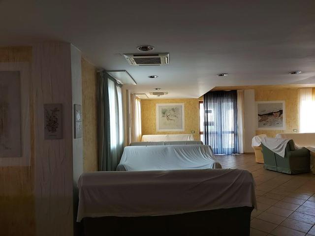 #12269 Albergo con piscina e pertinenze in vendita - foto 46
