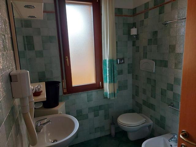 #12269 Albergo con piscina e pertinenze in vendita - foto 67