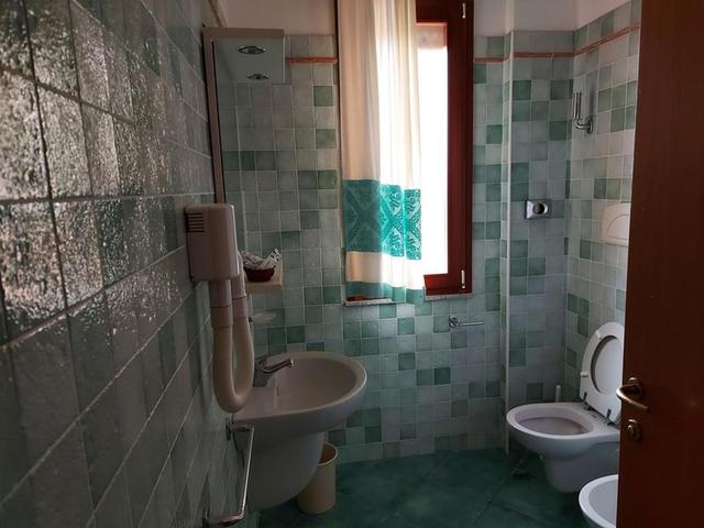 #12269 Albergo con piscina e pertinenze in vendita - foto 58