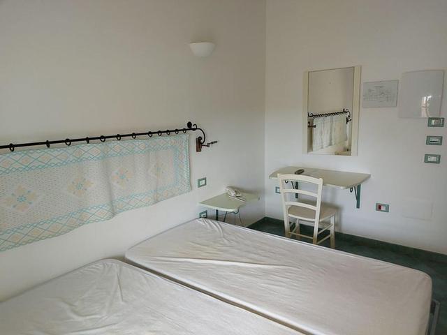 #12269 Albergo con piscina e pertinenze in vendita - foto 11
