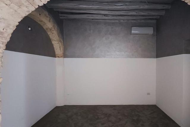 #25768 Negozio al piano terra in zona centrale in vendita - foto 2