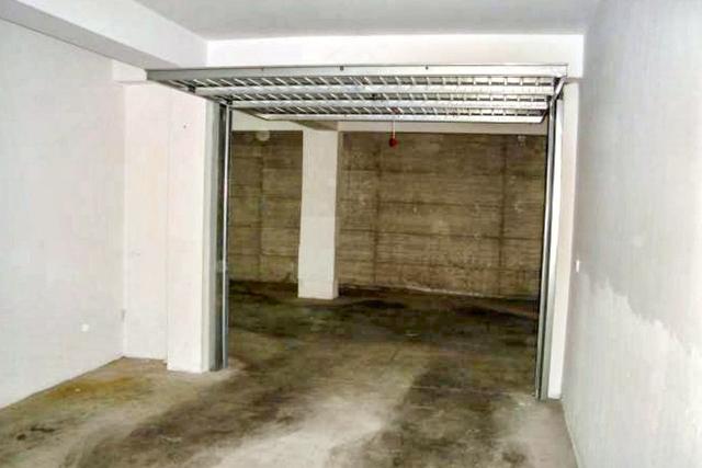 Garage in vendita