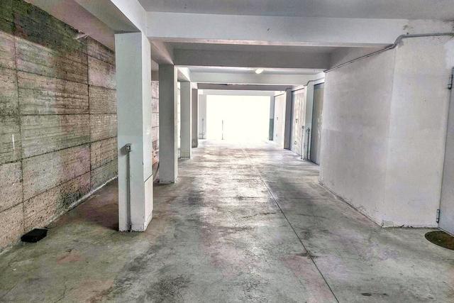 Garage in vendita