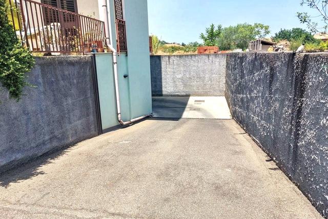 Garage in vendita