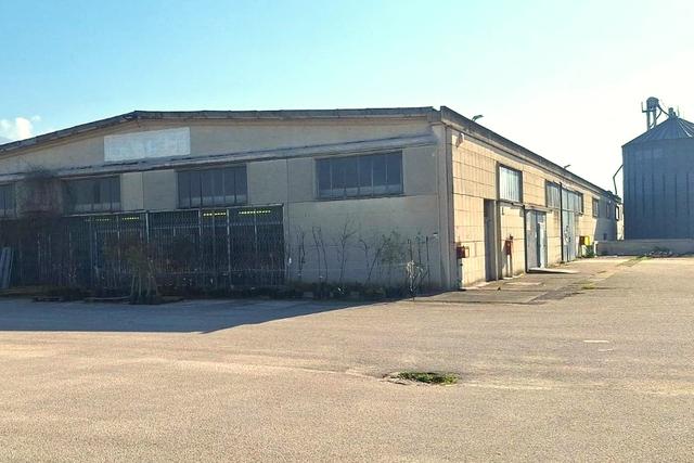 Magazzini in vendita