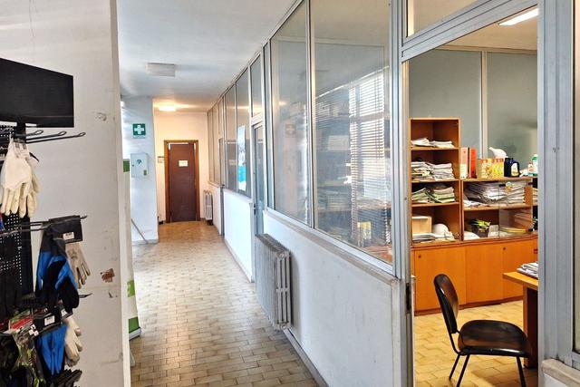 Magazzini in vendita
