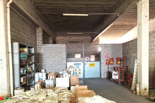 Magazzini in vendita