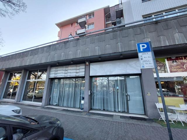 Negozi in vendita