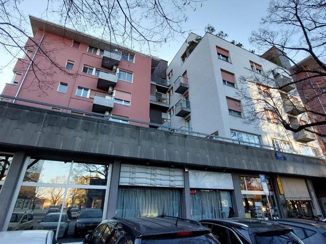 #25269 Locale commerciale in zona semiperiferica in vendita - foto 4
