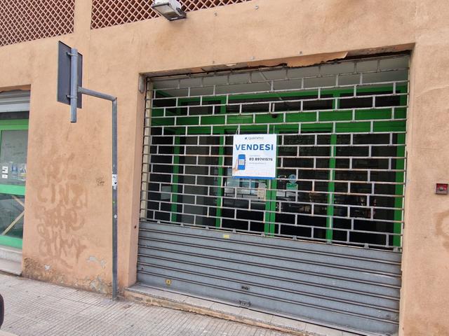 #2537370 Ampio negozio in zona centrale in vendita - foto 2