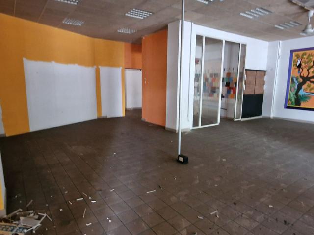 #2537370 Ampio negozio in zona centrale in vendita - foto 3