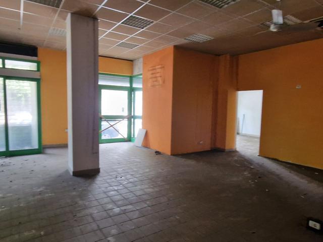 #2537370 Ampio negozio in zona centrale in vendita - foto 4