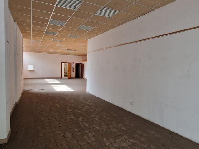 #2537370 Ampio negozio in zona centrale in vendita - foto 11