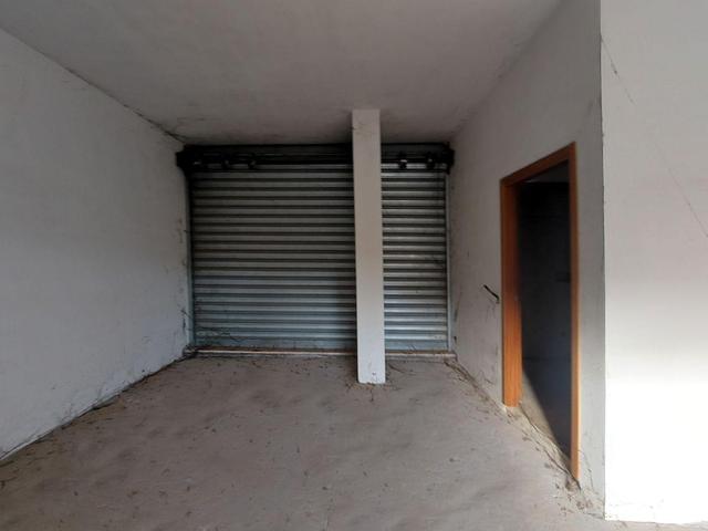 #24332 Negozio al grezzo con corte esclusiva e cantina  (sub 3) in vendita - foto 3