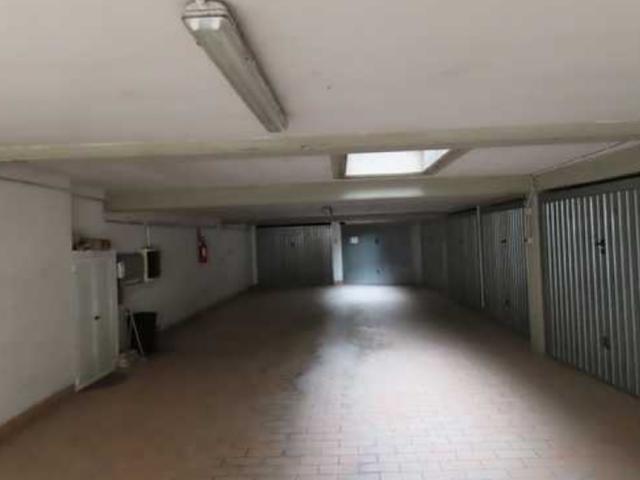 Garage in vendita