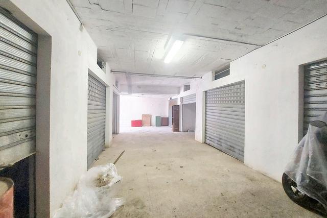 Garage in vendita