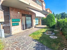 Negozi in vendita