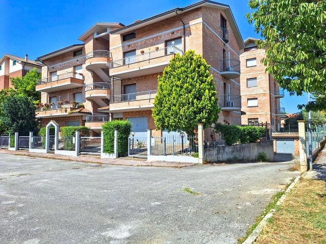 #2536193 Locale commerciale con laboratorio in vendita - foto 4