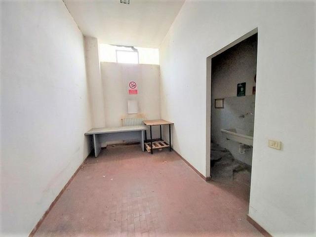 #14678 Stabilimento industriale con abitazione e terreni in vendita - foto 12