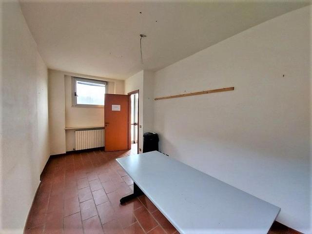 #14678 Stabilimento industriale con abitazione e terreni in vendita - foto 10