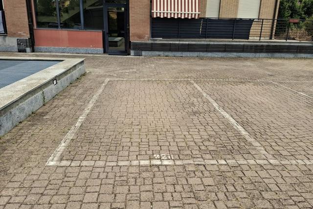 Posti auto in vendita