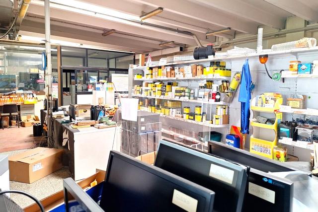 Magazzini in vendita