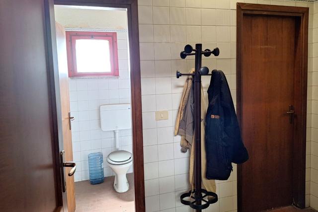 Magazzini in vendita