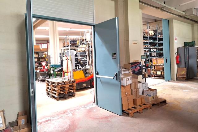 Magazzini in vendita