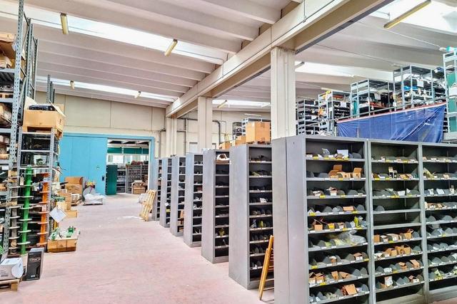 Magazzini in vendita