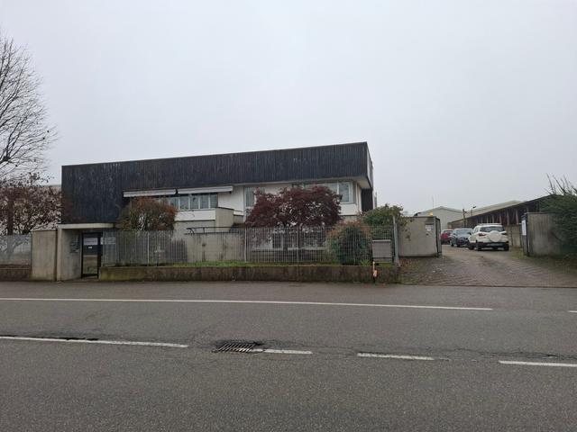 #2537818 Capannone con uffici e corte in vendita - foto 2