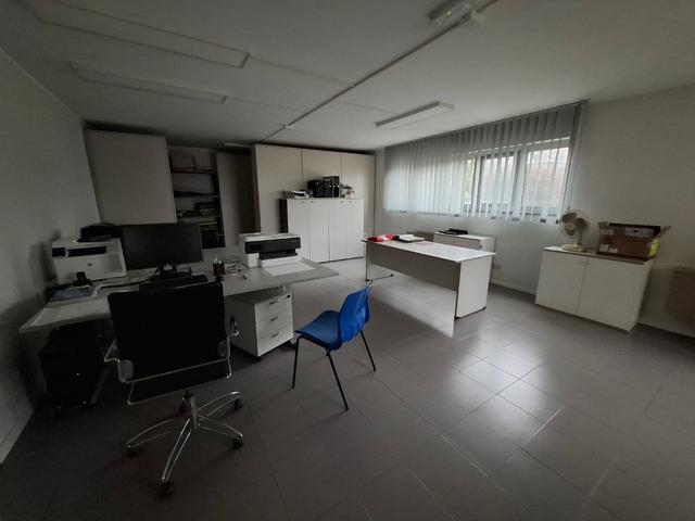 #2537818 Capannone con uffici e corte in vendita - foto 15