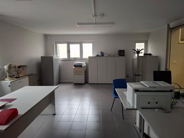 #2537818 Capannone con uffici e corte in vendita - foto 16