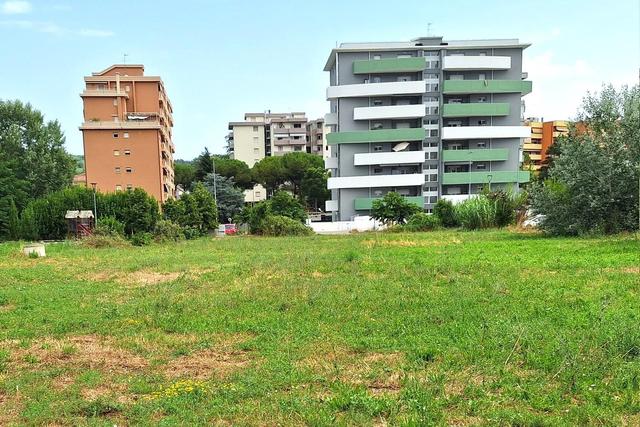 #24076 Area edificabile di 765 mq in zona residenziale in vendita - foto 1