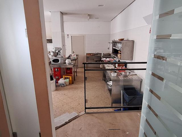 #25353 Locale Commerciale Cat. C/1 176mq con area esterna in vendita - foto 3